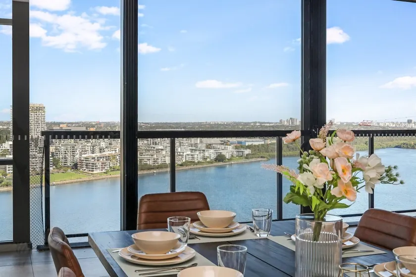 Spectacular 4 Beds Penthouse | Sydney Olympic Park - Image 1