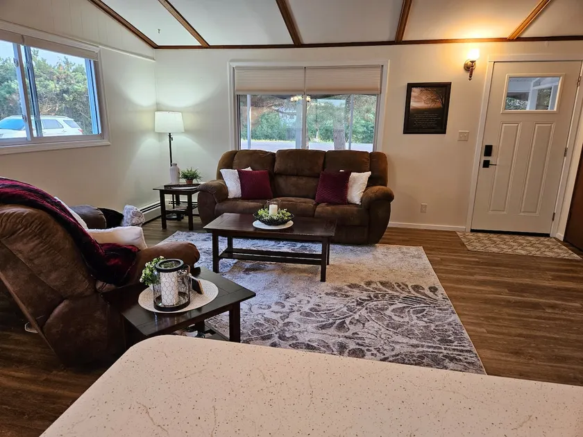 Hayward Home - Image 1
