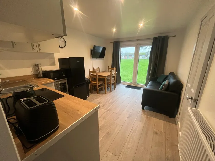 Mulberry Holiday Home - Image 1