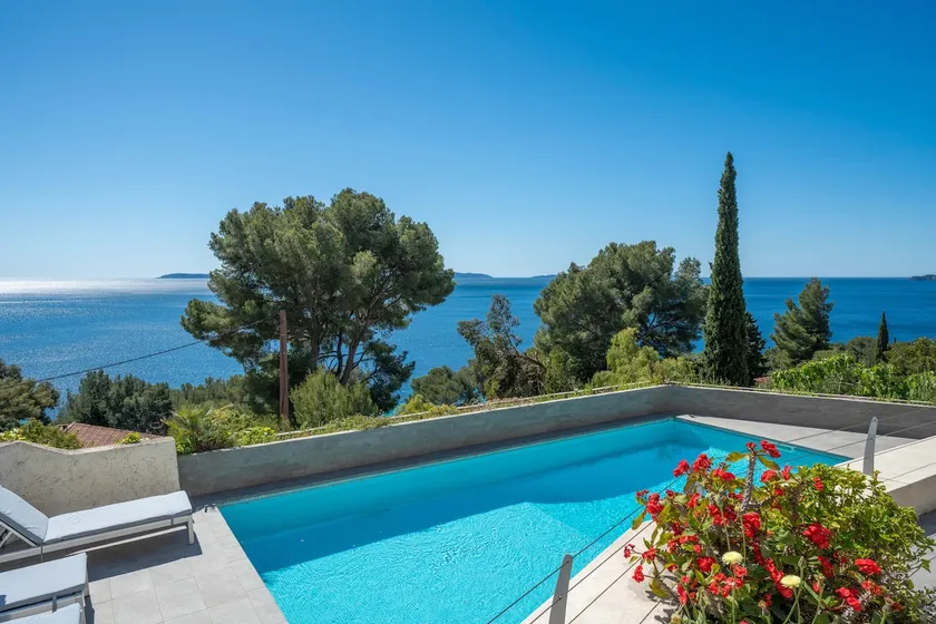 Beautiful villa with sea and pool views. - Image 1