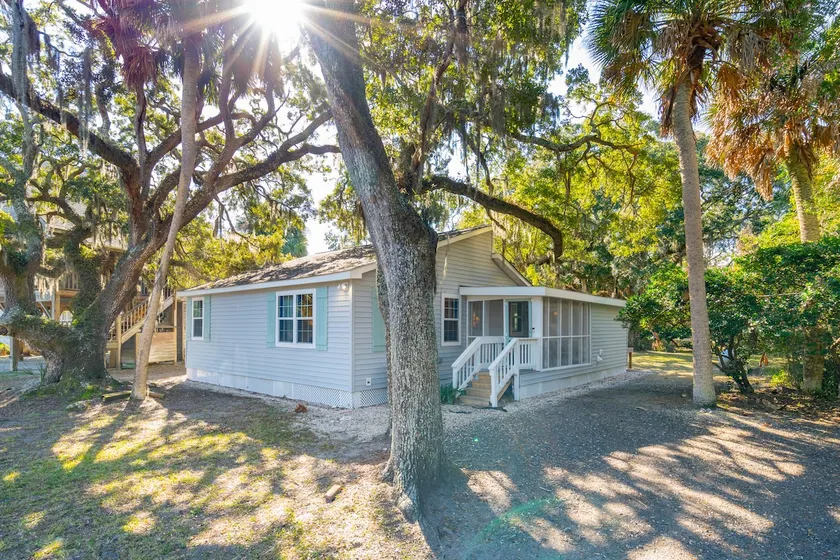 One block from the beach - Image 1