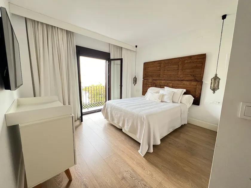 PIPA APARTMENTS - Image 1