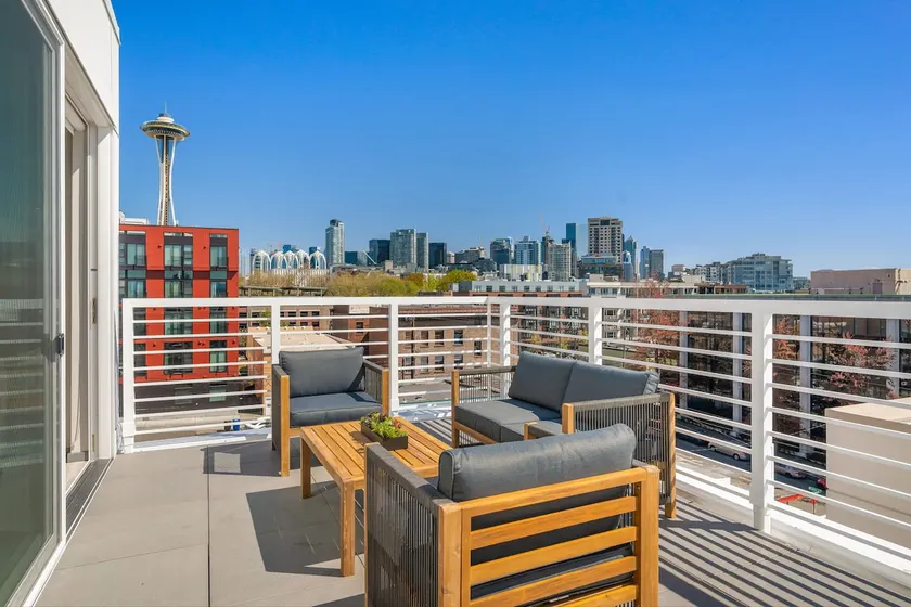2BR Apt Panoramic Seattle Views | Private Balcony - Image 1