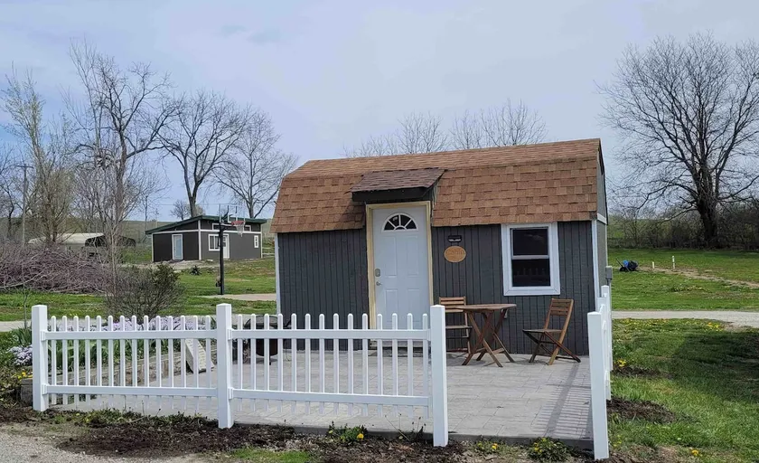 Unique Tiny Cabin - Image 1