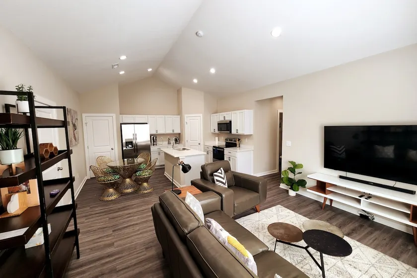 Cozy 3-Bedroom Duplex - Image 1