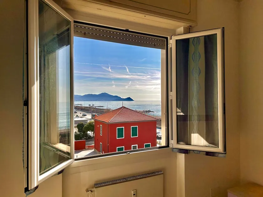 ”Cavi Arenelle” Sea views and two terraces - Image 1