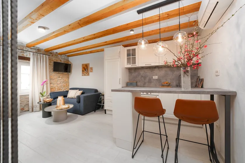 Piazzetta Studio apartment in the historic center - Image 1