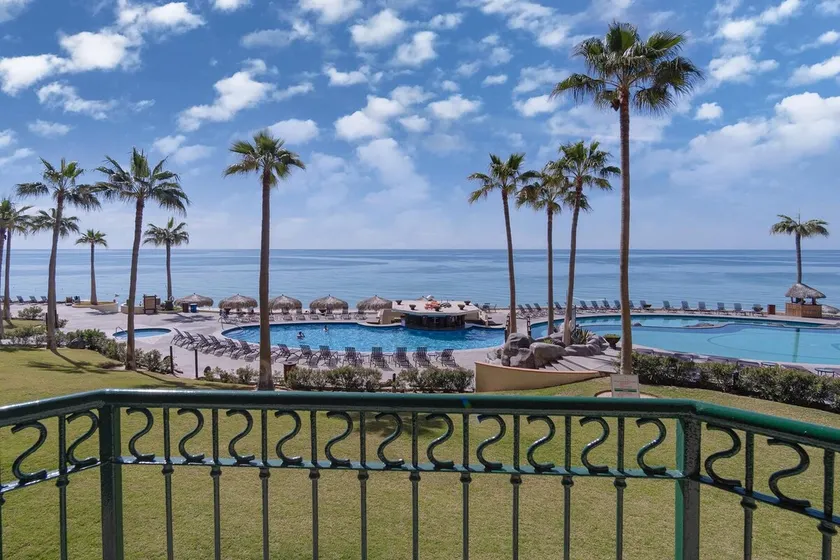 Oceanview Retreat at Sandy Beach - Image 1