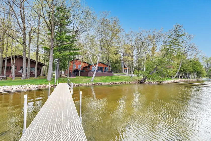 Simply Stay Lake House - Image 1