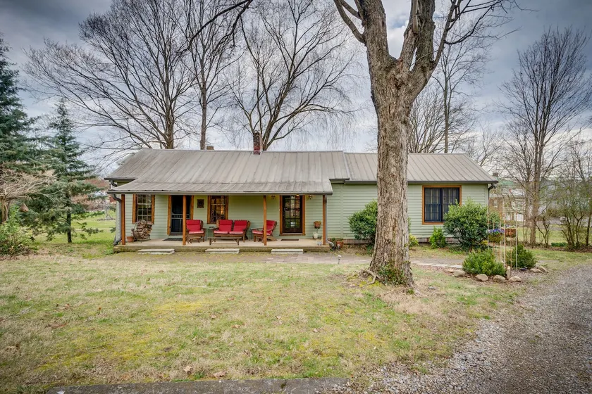 Greenbough Cottage - Image 1