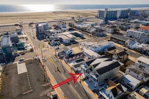 Beach Ball Bliss 1.5 blocks from beach, 3 BR 2.5ba - Image 1