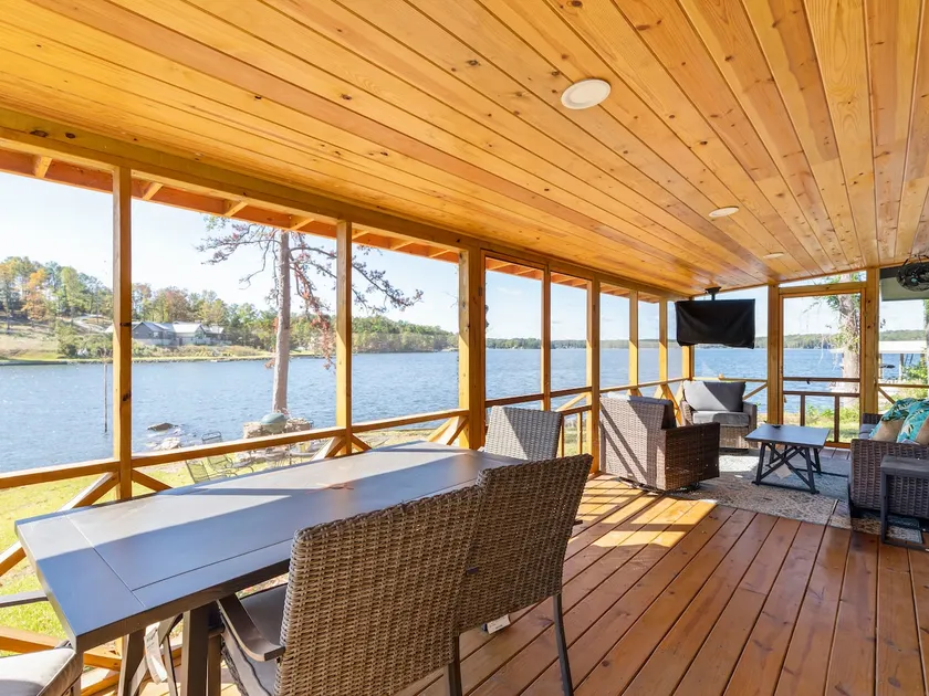 Janmother's Cabin on Lake Martin - Image 1