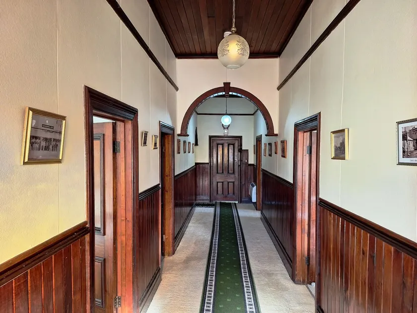 Zeehan House of Leisure - Image 1