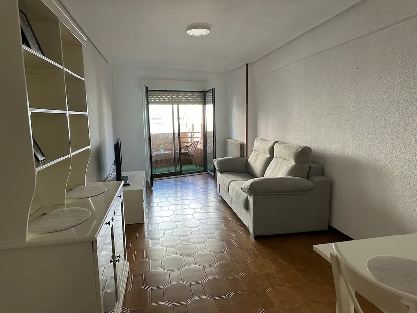 Apartamento Bretón de los Herreros con TERRAZA - Image 1