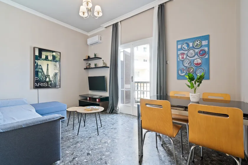 STePs away from City's Beach Apt6 - Image 1