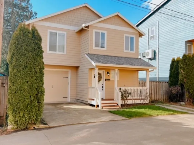 Centrically Located Hillsboro Home - Image 1