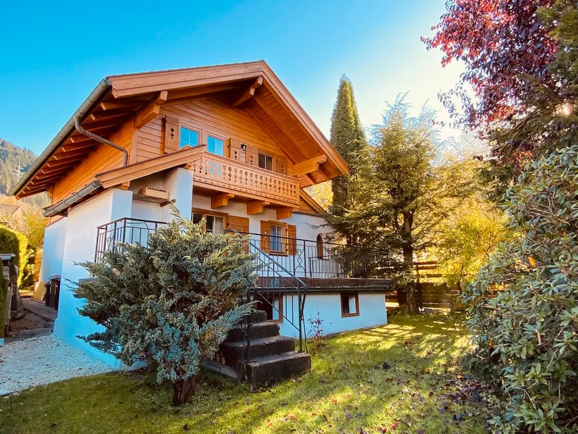 Homey Cottage with Glacier View - Image 1