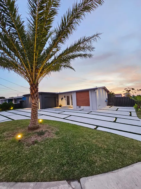 Luxurious home near Sawgrass Mall - Image 1