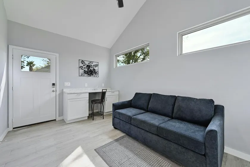 Cozy detached home - Image 1
