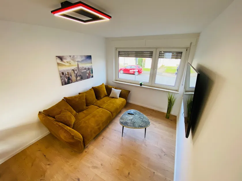 House l 10 Beds l 5 Bedrooms l 4 Bathrooms l WI-FI - Image 1