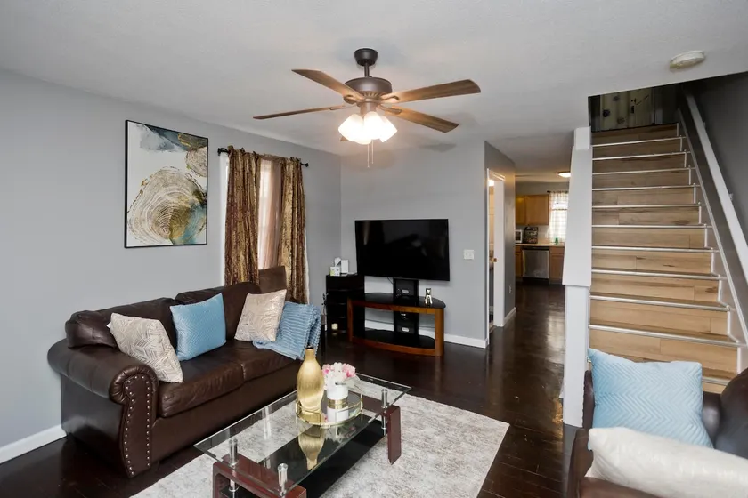 Duplex 1 Home away from home. - Image 1