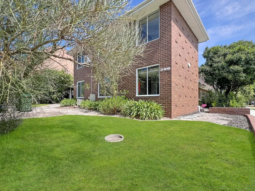 Ground floor one bedroom apartment in Elsternwick - Image 1