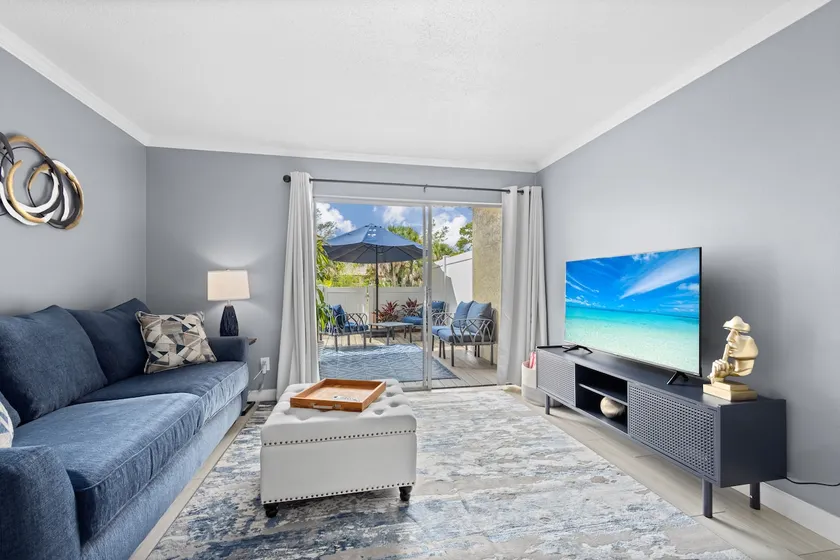 Modern Garden Condo w/ Heated Pool | 1BR - Image 1