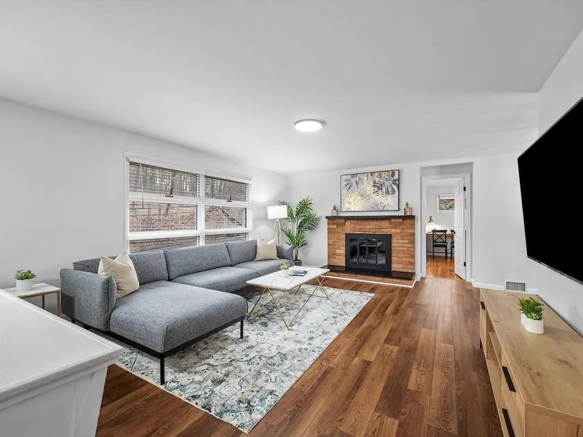 Stylish & Accessible 6Bd Home in Wexford/Pittsburg - Image 1