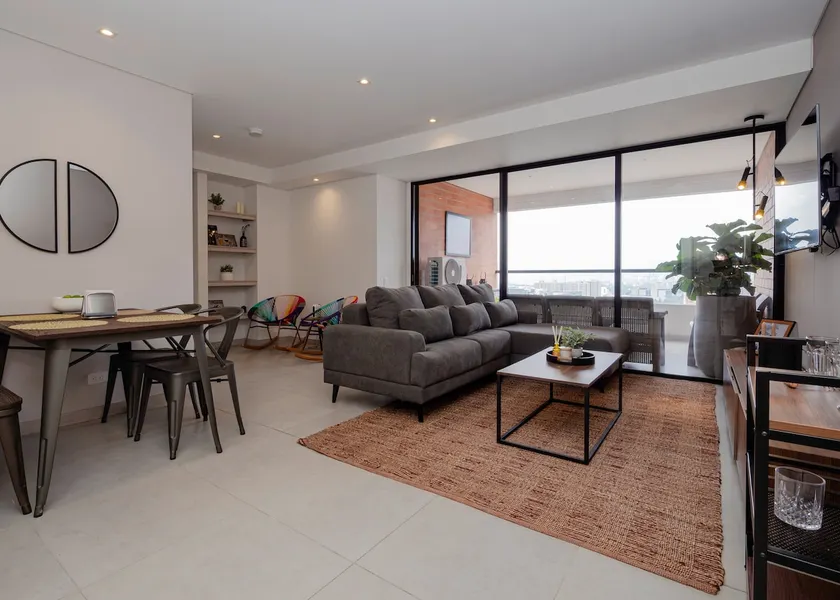 Luxury Apt with Panoramic Views - Image 1