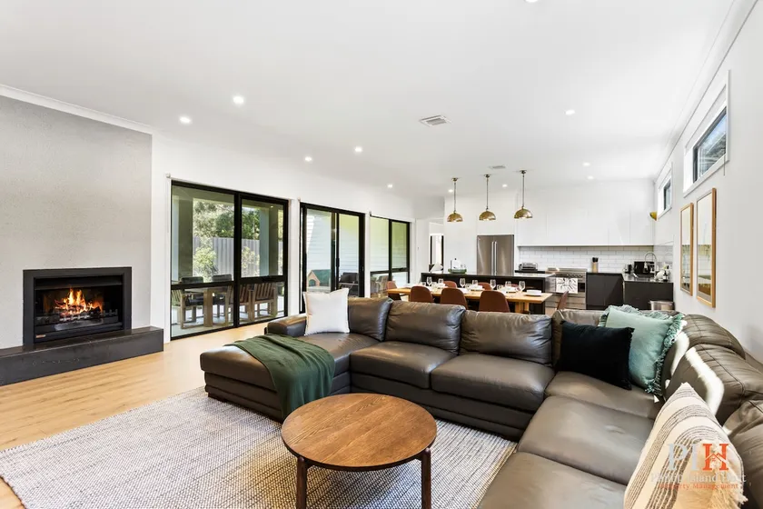 Beachfront Luxury Home w/ Patio & BBQ Grill - Image 1