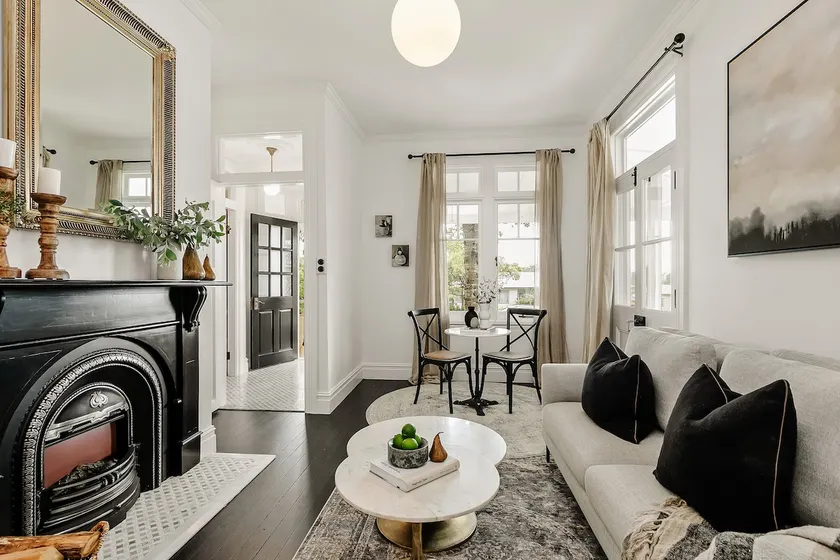 Narraweema Guesthouse for Adults - Luxe King Suite - Image 1