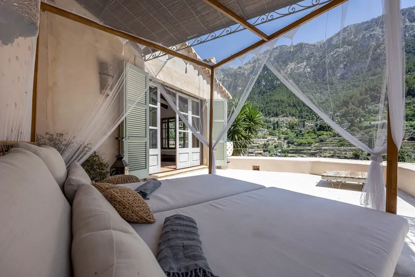 Stylish dream house in Deià - Image 1