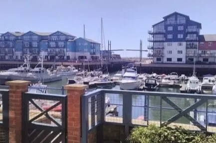 Luxurious Exmouth marina apartment, a few minutes from miles of sandy beach - Image 1