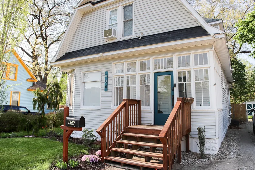 Charming 4bed 2ba. Near Downtown - Image 1