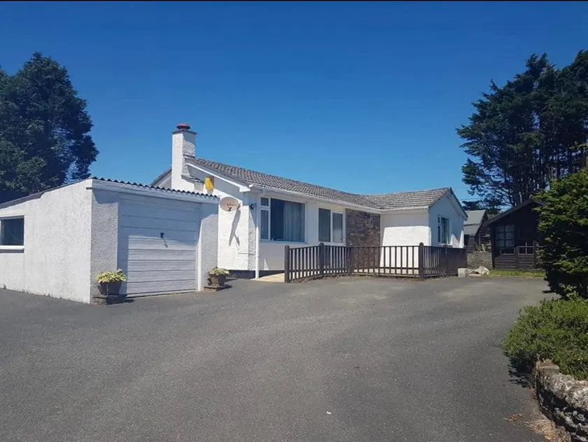 Delightful bungalow in Cornwall, perfect for dogs - Image 1