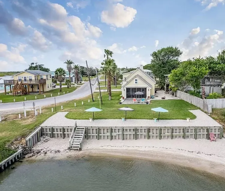 We Dig It - Magnolia Beachfront Cottage - Image 1