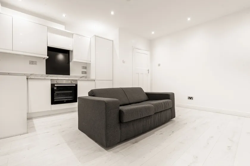 2 Bed Apartment In Wembley, Ealing, London - Image 1