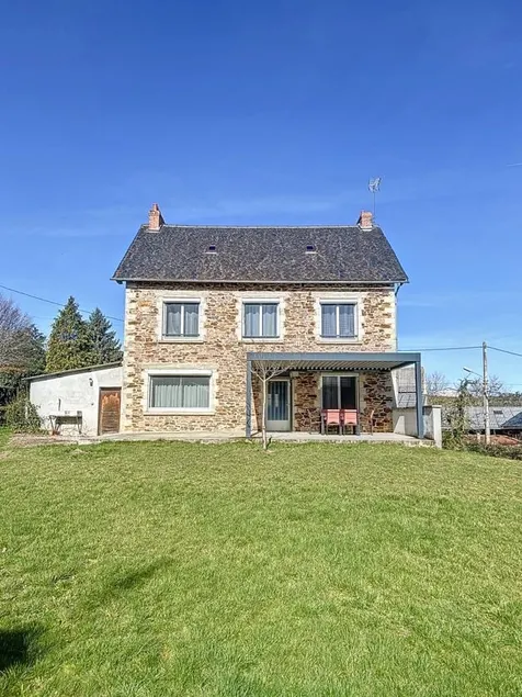 Large house with garden near Rodez - Image 1