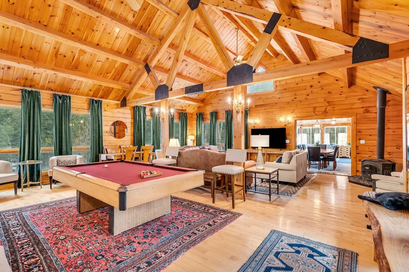 Sunday River Lakefront Grand Cabin, Sleeps 20, Hot tub, fire pit, pets welcome - Image 1