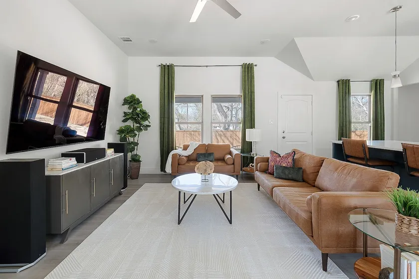 26' World Cup 20 Mins, Central, Stylish, Game Room - Image 1
