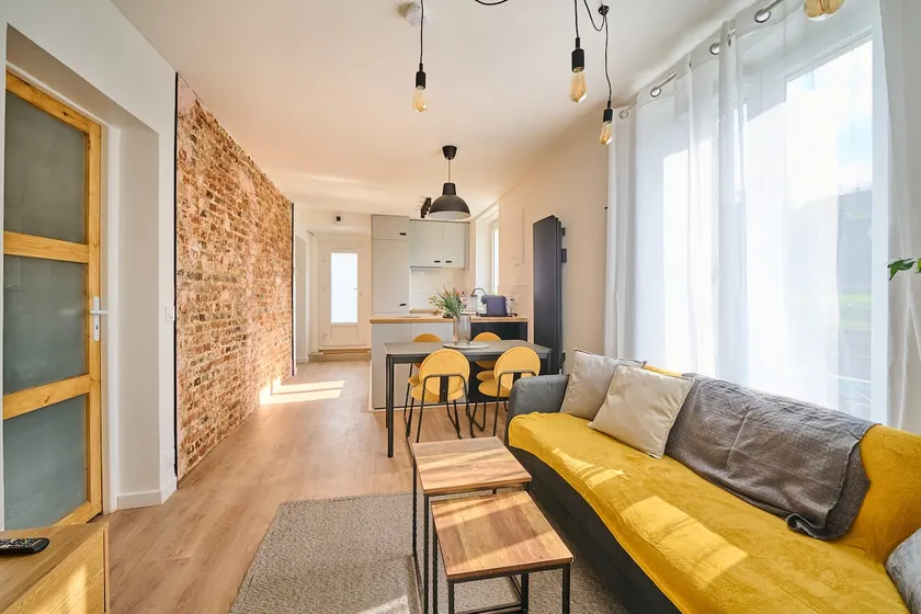 Industrial-chic accommodation for 4 people / West Paris - Image 1