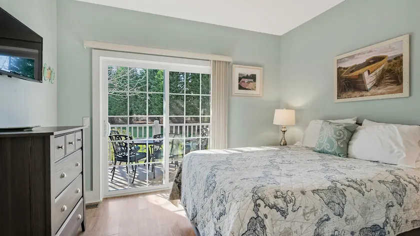 Two Bed Condo with Garden Views - Image 1
