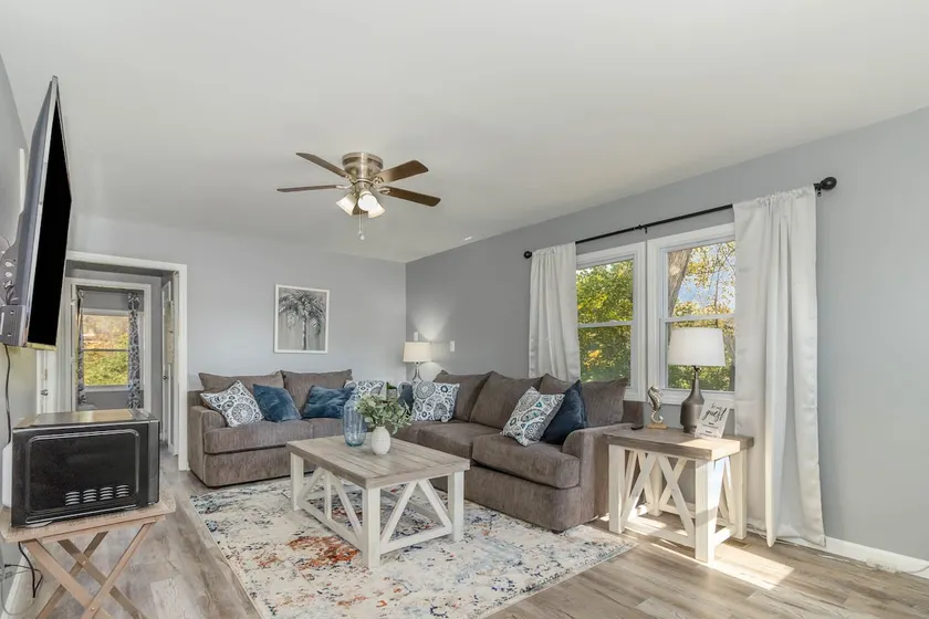 Furnished Ranch Home with FREE Washer and Dryer - Image 1