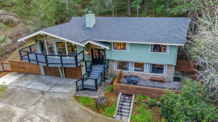 Upscale Newly Remodeled Cabin - Image 1
