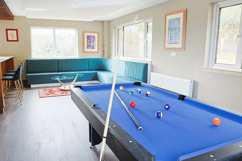 Large 6BR Home - Your Donegal Base in Letterkenny - Image 1