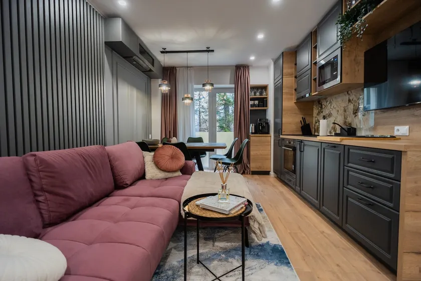 Urban Pearl - Old Town - Unique 4BR/3BA Apartment - Image 1