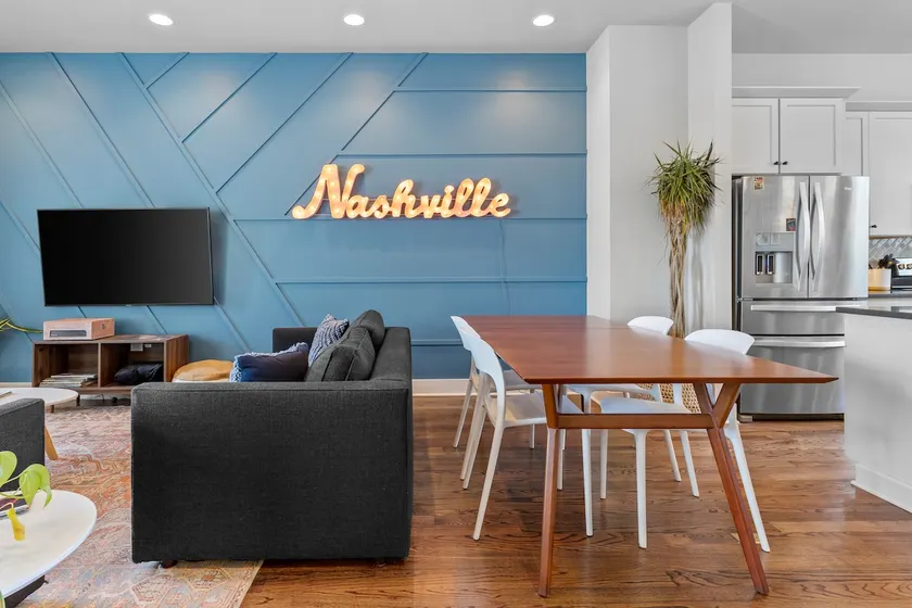 East Nash Rooftop 3 En-Suites City Views - Image 1
