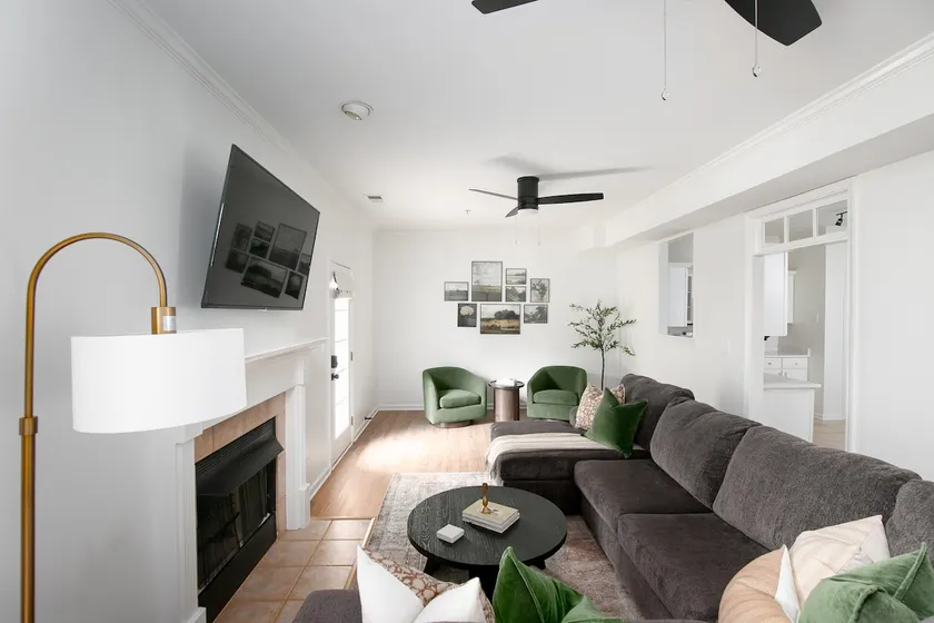Kid & Pet Friendly Townhouse | I-65 + Shops - Image 1