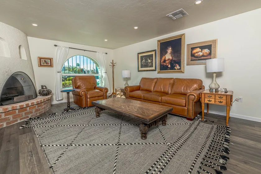 Green Valley Home - Image 1