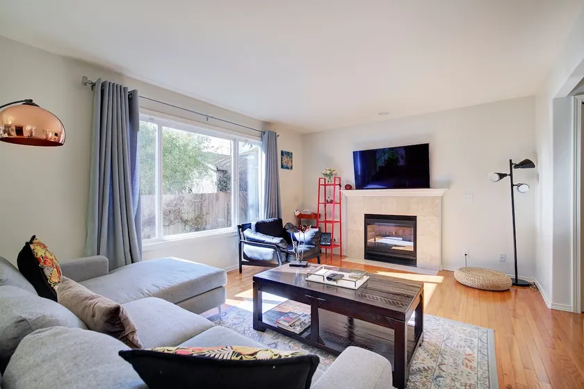 Cozy & Spacious 4br Seattle House/ Private Patio - Image 1